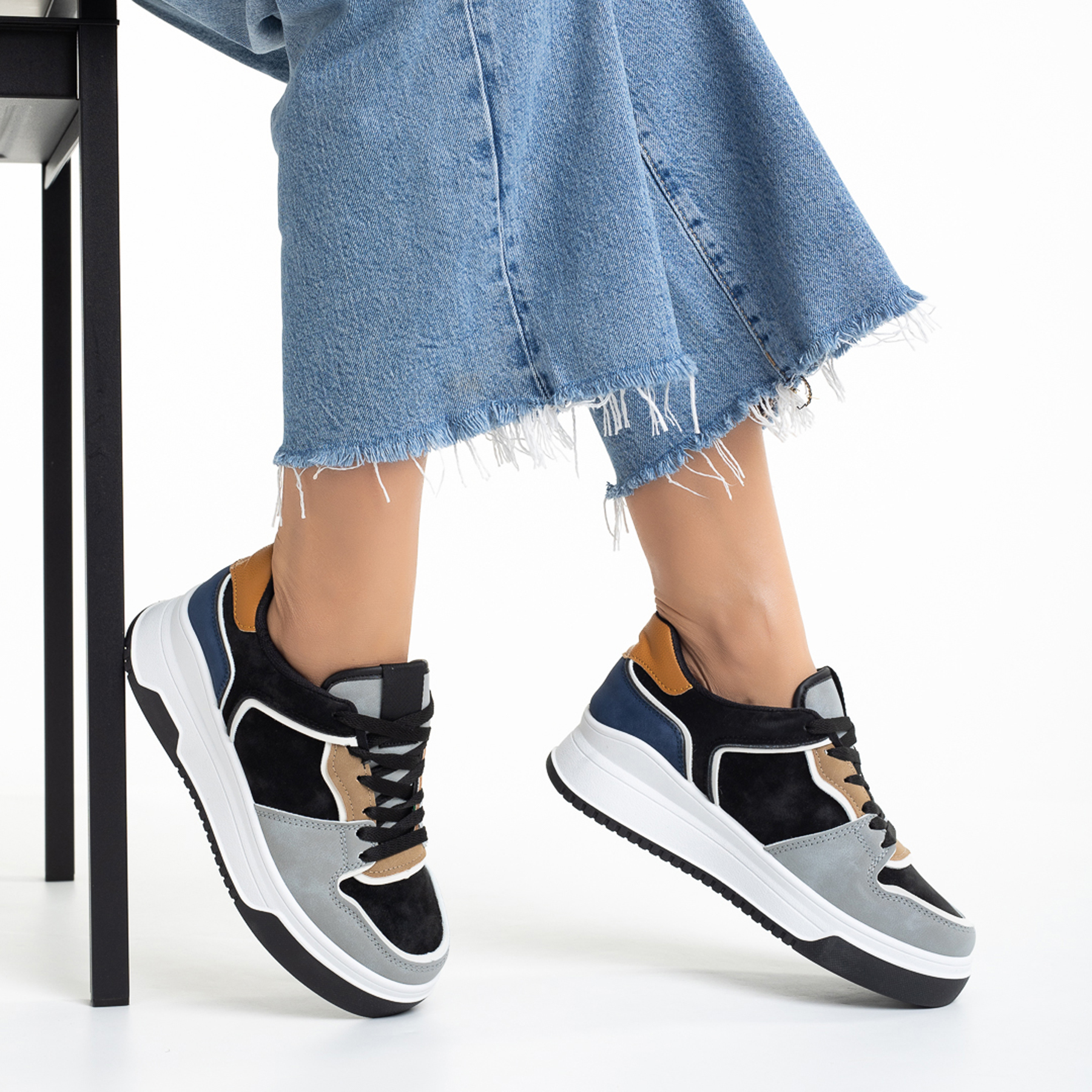 Pantofi sport dama negri cu gri din material textil Caitlyn