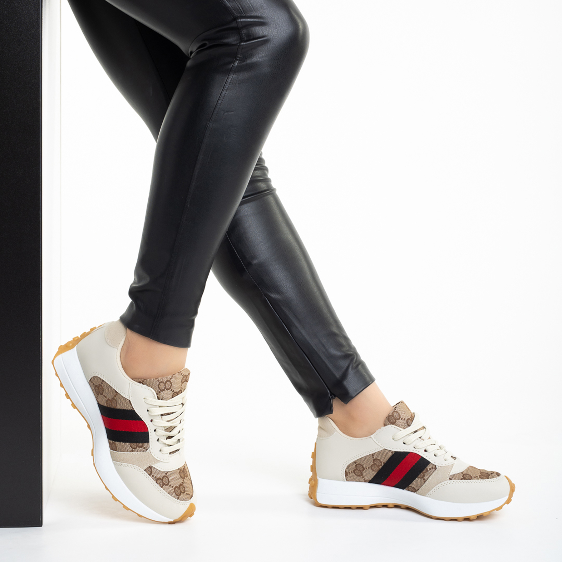 Pantofi sport dama bej deschis din piele ecologica si material textil Palmira