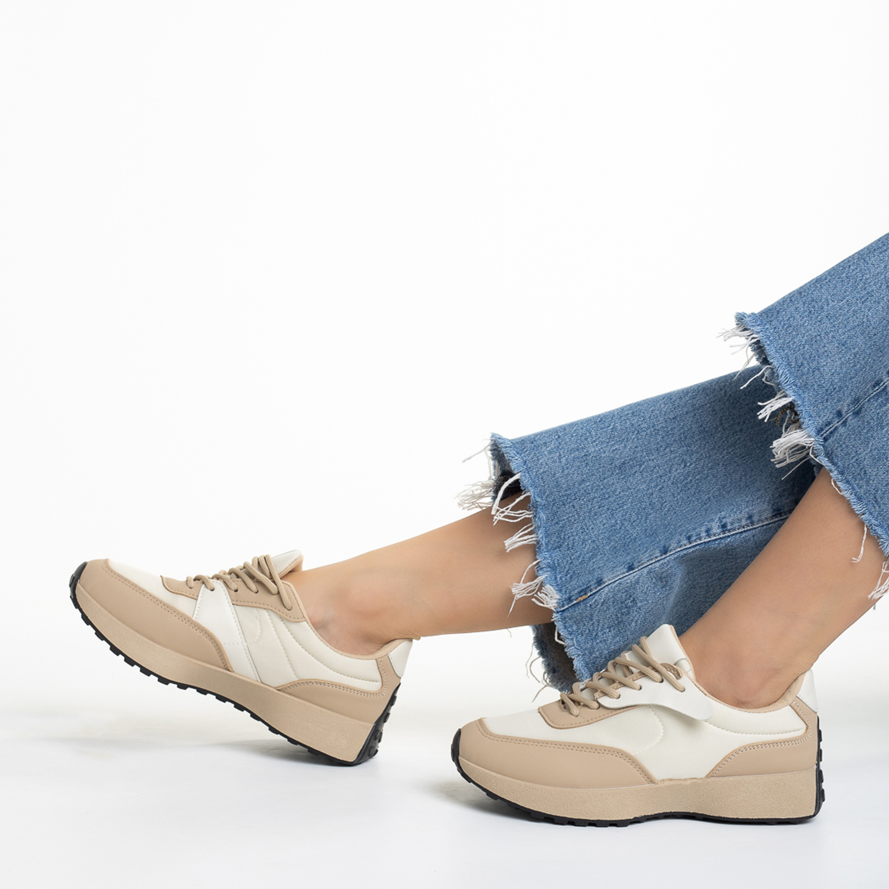 Pantofi sport dama bej din piele ecologica si material textil Refugia