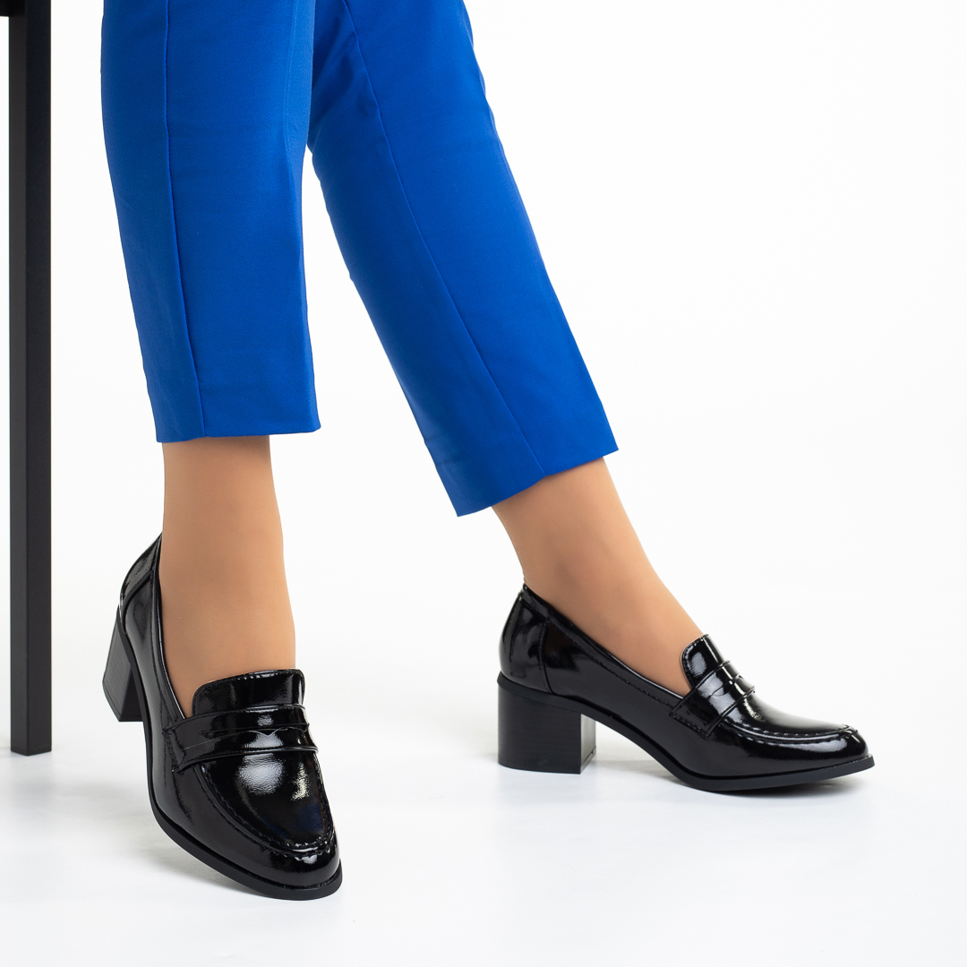 Pantofi dama negri din piele ecologica lacuita cu toc Renesme